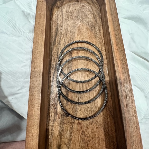 Stunning, New pewter bangle set with sparkling rhinestones! - Picture 3 of 3